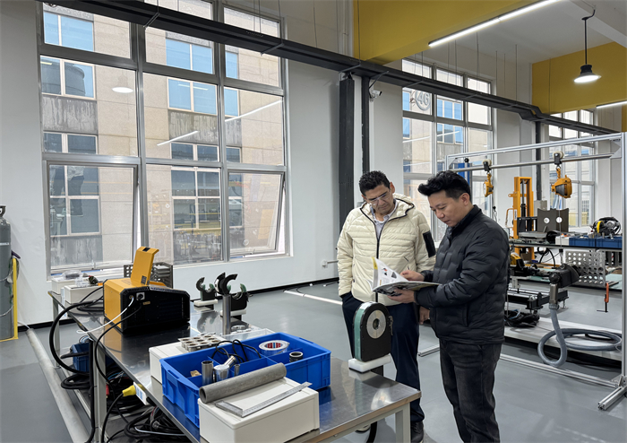 ลูกค้าจากเม็กซิโกเดินทางไกลเพื่อมาเยี่ยมเยือน